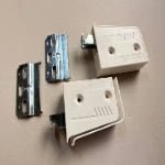 Cabinet hanging brackets for wall cabinet installation