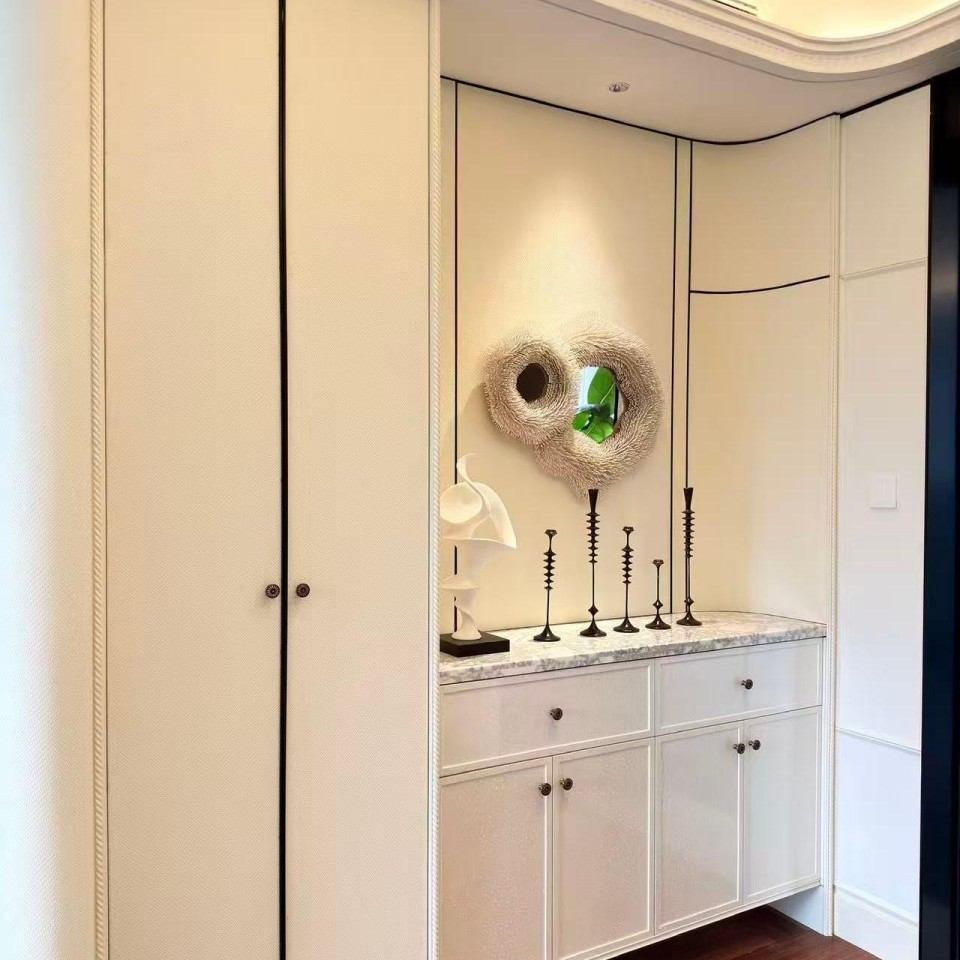 Jiangfanjun showroom custom wardrobe and storage cabinet