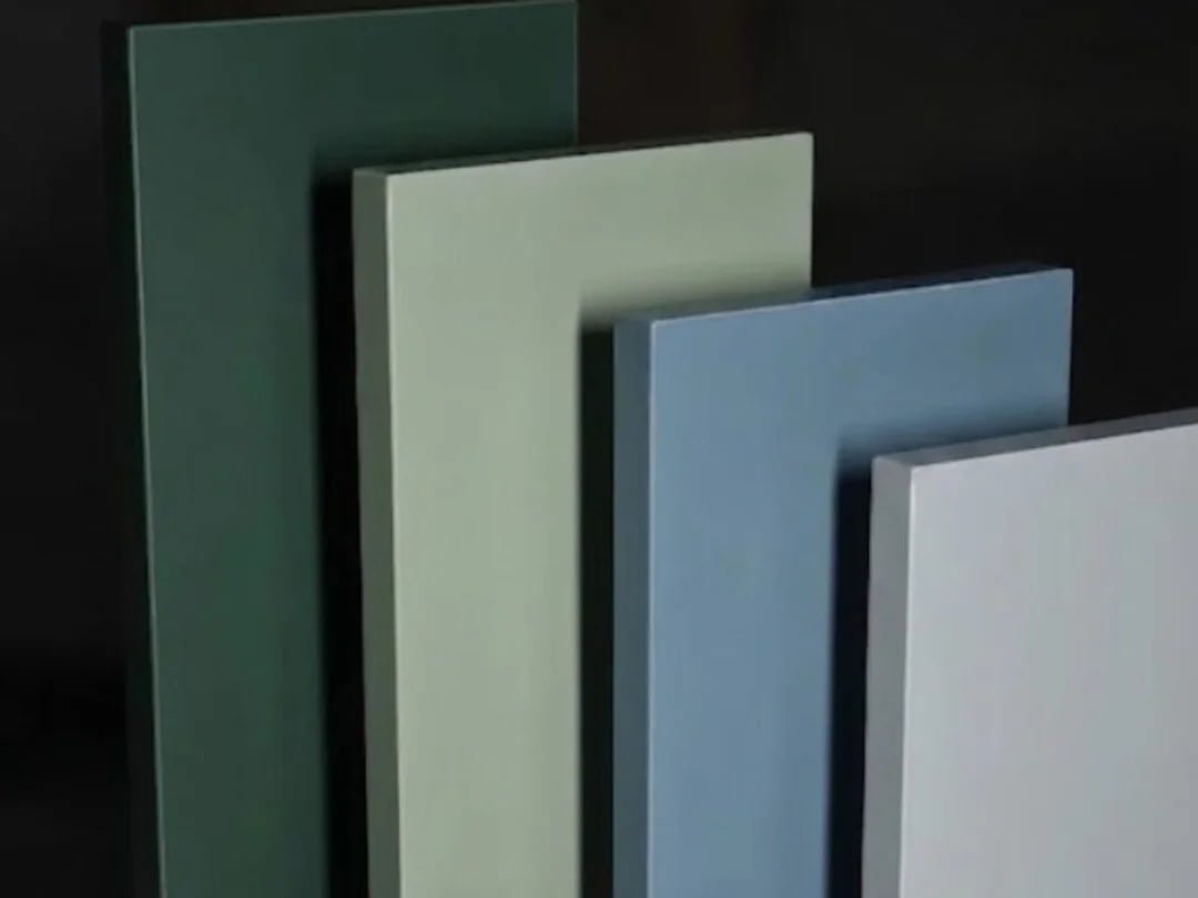 PET finish samples in solid color surfaces