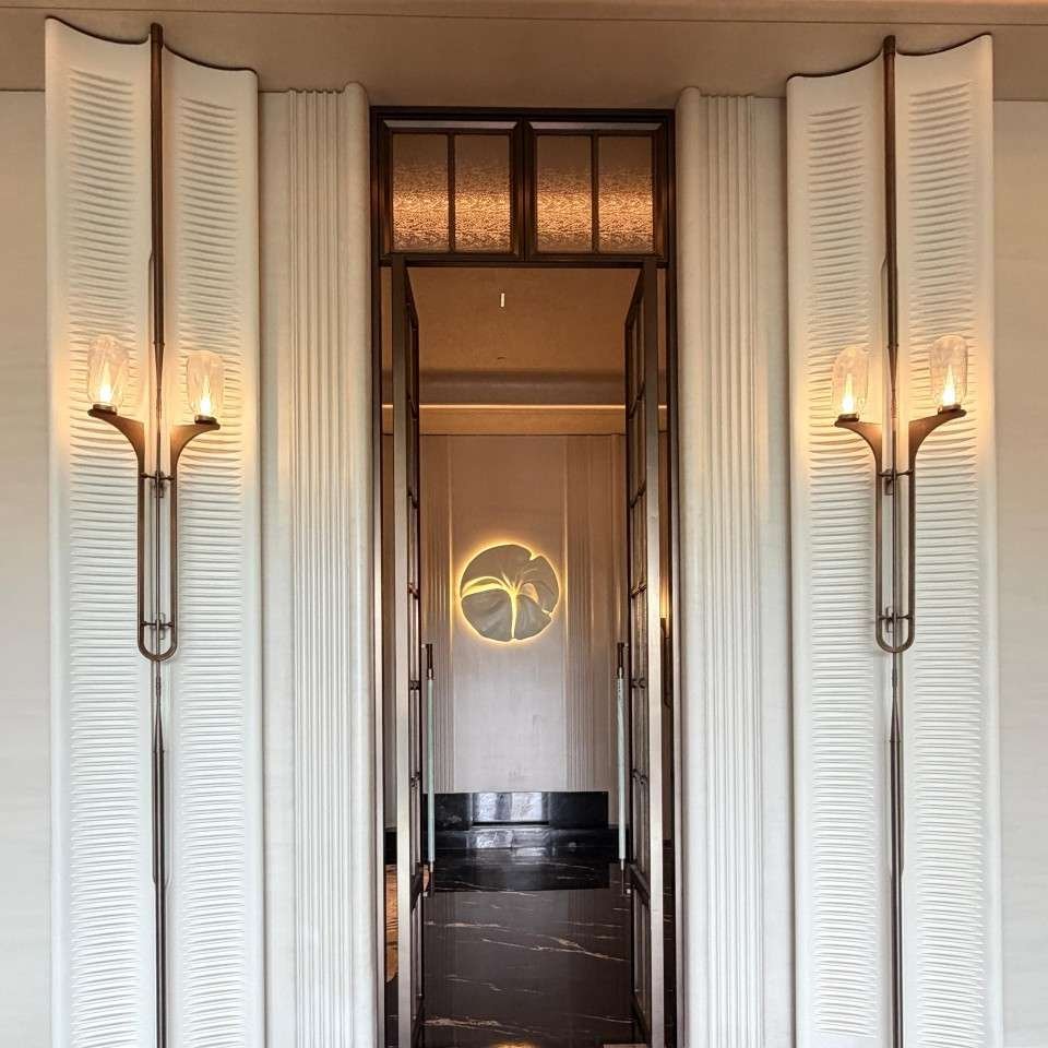 Lantingxu Sales Center screen partition full view with wall lighting