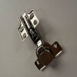 Soft-close cabinet hinge for cabinet door installation