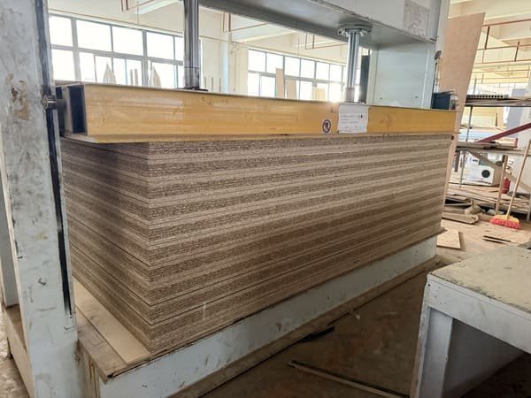 What Is OSB? Strand Orientation, Common Grades, and Cabinet Applications